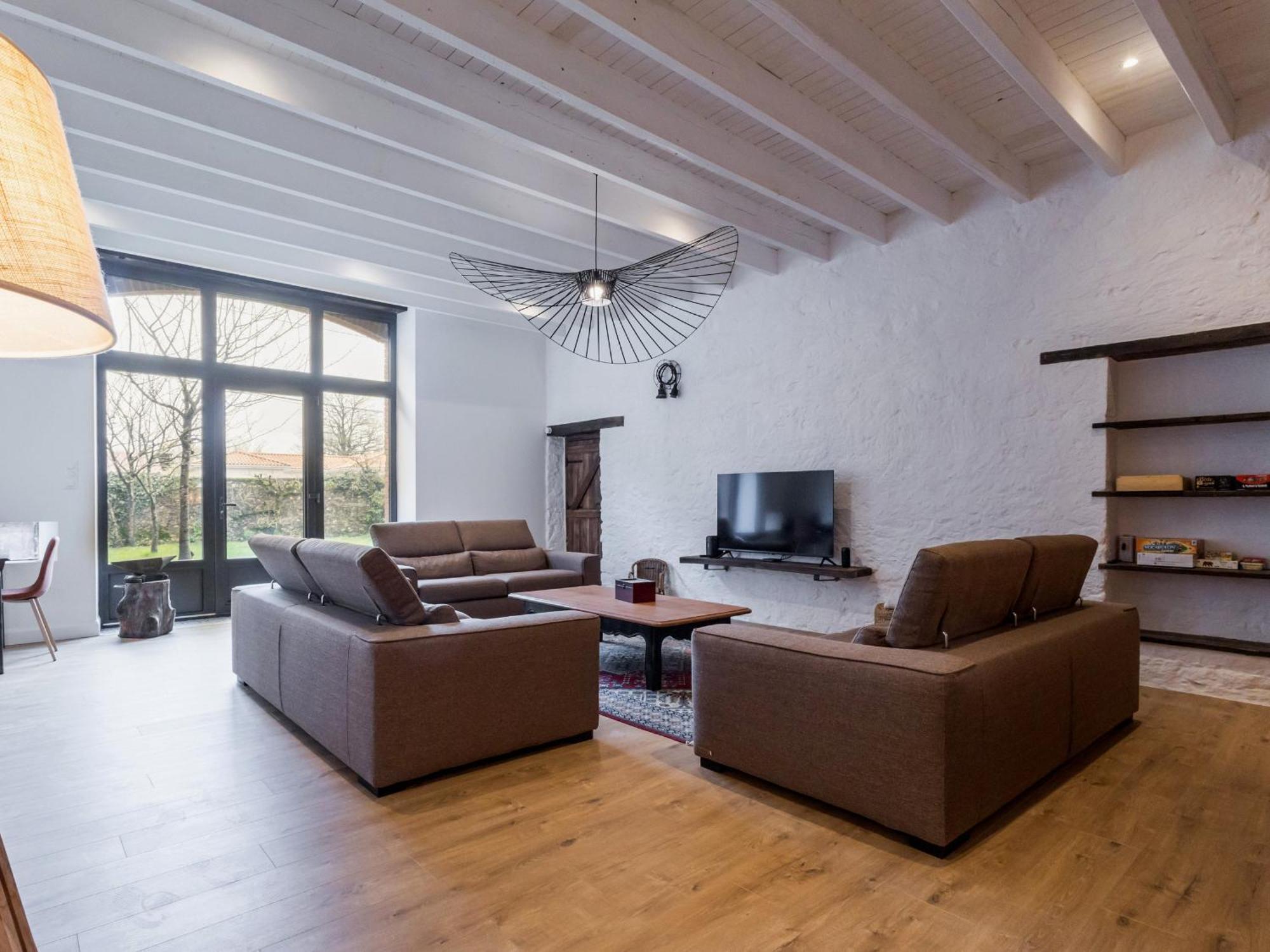 Gite Familial Avec Piscine Chauffee A Lege - Fr-1-306-1296 外观 照片